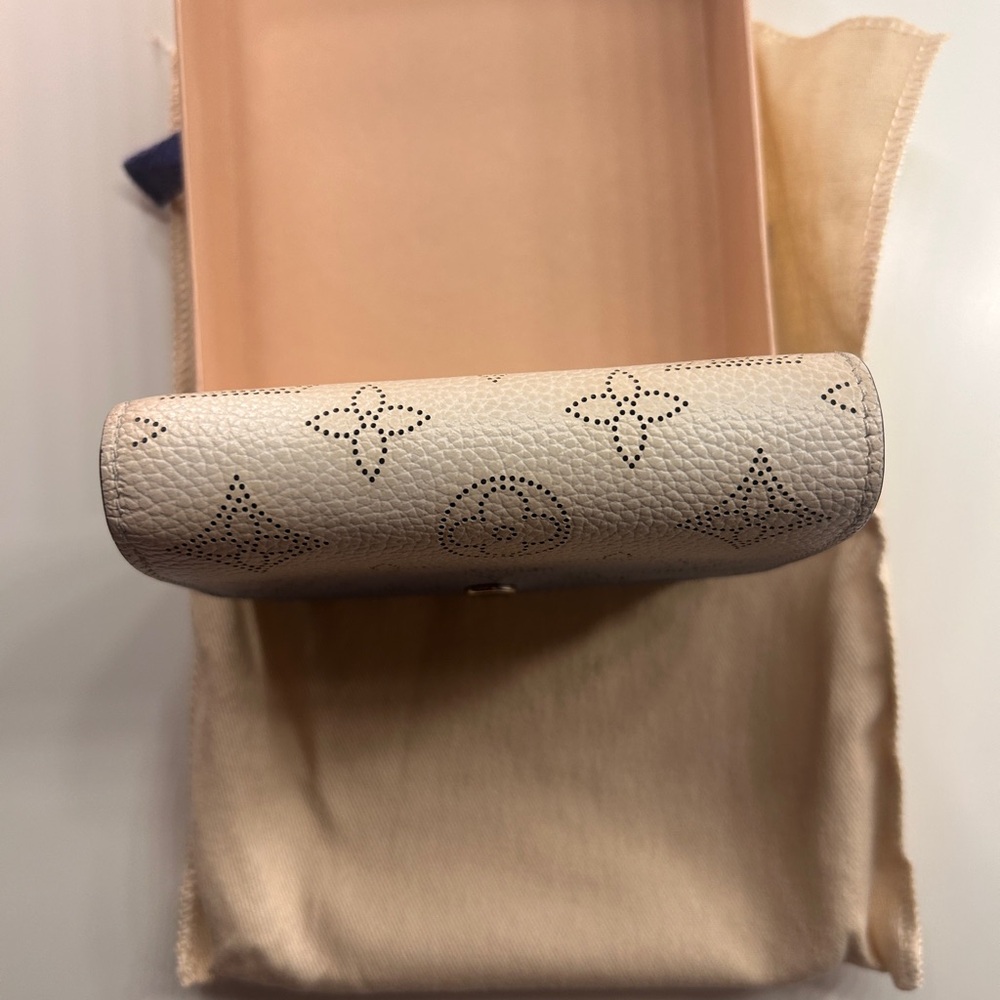 Louis Vuitton Blue Ombré Monogram Mahina Wallet - Picture 12 of 14